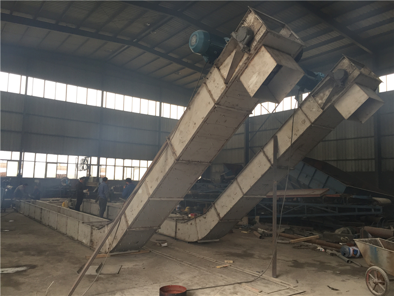 埋（mái）刮板輸送機