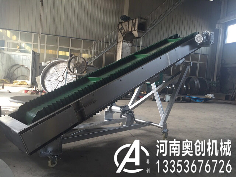移動式擋（dǎng）邊（biān）皮帶輸送機詳解