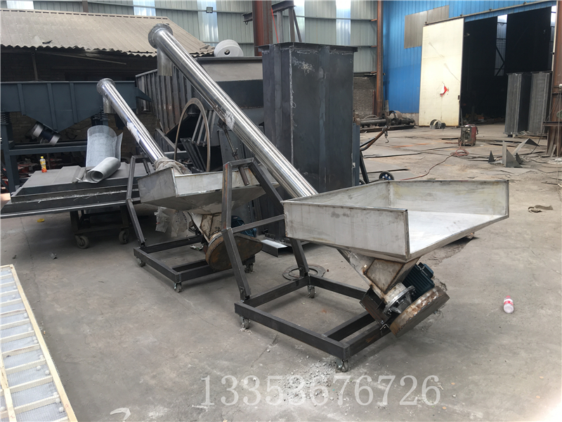 河南（nán）香蕉影视移動式螺（luó）旋輸送機1